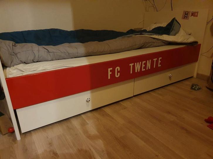 Fc twente bed, Kinderen en Baby's, Kinderkamer | Bedden, Zo goed als nieuw, 180 cm of meer, 85 tot 100 cm, Lattenbodem, Ophalen