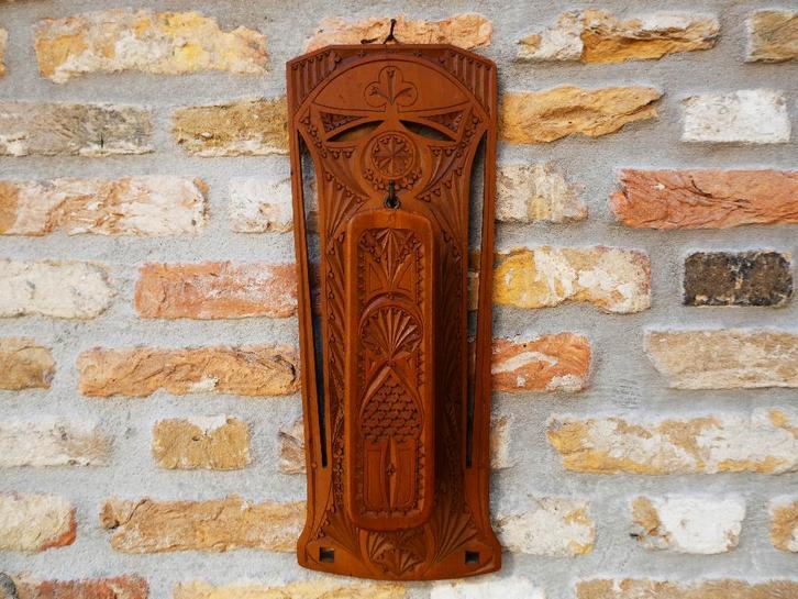 Art Deco borstelrekje Fries kerfsnede houtsnijwerk, Antiek en Kunst, Antiek | Woonaccessoires, Ophalen of Verzenden