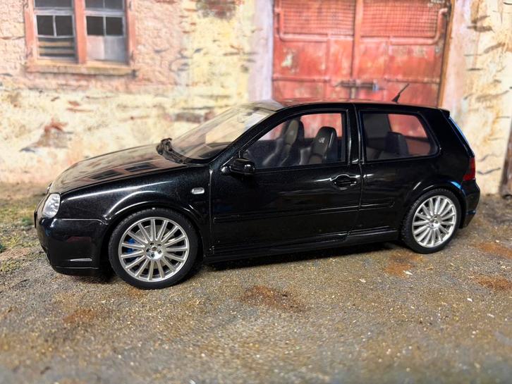 Vw golf R32 otto, Hobby en Vrije tijd, Modelauto's | 1:18, Gebruikt, OttOMobile, Ophalen of Verzenden