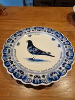 Delfts blauw bord met duif 2 stuks, Ophalen of Verzenden