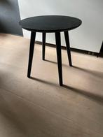 Zwart houten bijzettafeltje hoogte is 42 cm, dia. 40 cm, Huis en Inrichting, Tafels | Bijzettafels, Minder dan 45 cm, Minder dan 55 cm
