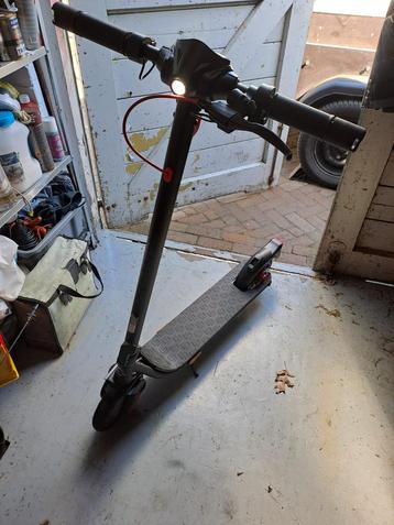 Sharp Elektrische Step beschikbaar voor biedingen