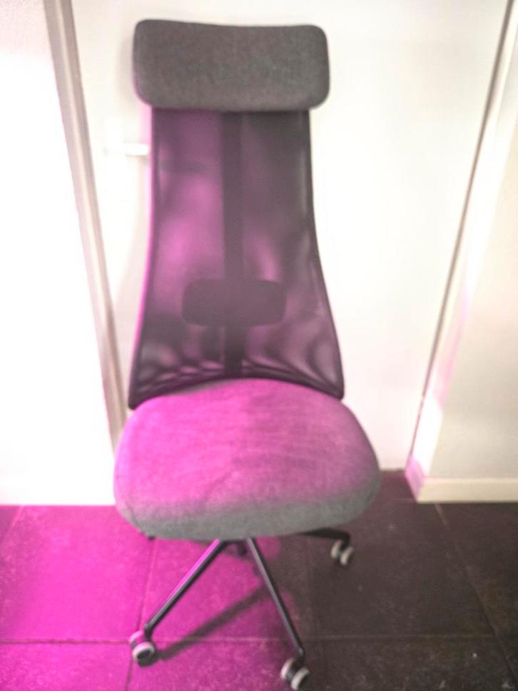 Comfortabele Gamestoel / Bureaustoel, Huis en Inrichting, Bureaustoelen, Zo goed als nieuw, Bureaustoel, Grijs, Ergonomisch, Gaming bureaustoel