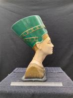 Koningin Nefertiti / Nefertete borstbeeld, Ophalen