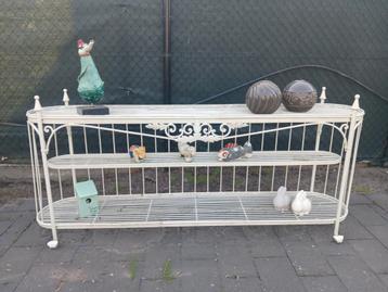 Smeedijzeren rustiek rek  beschikbaar voor biedingen
