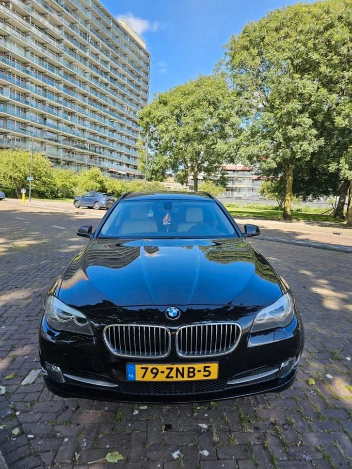 BMW 5-Serie 520I 135KW Touring Aut8 2013 Zwart, Auto's, BMW, 5-Serie, Benzine, B, Stationwagon, Automaat, Origineel Nederlands