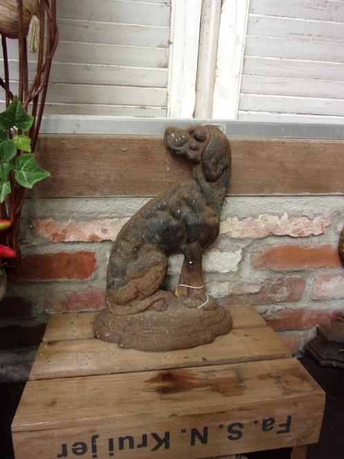 HOUNDDOG/JACHTHOND DEURSTOPPER GIETIJZER JR 80 VORIGE EEUW, Antiek en Kunst, Curiosa en Brocante, Ophalen
