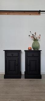 2 hoge mat zwarte nachtkastjes, Ophalen, Hout, Minder dan 45 cm