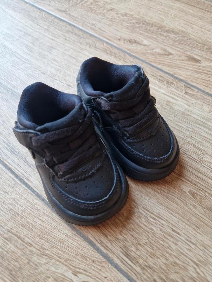 Nike air maat 19.5, Kinderen en Baby's, Babykleding | Schoentjes en Sokjes, Zo goed als nieuw, Jongetje of Meisje, Schoentjes