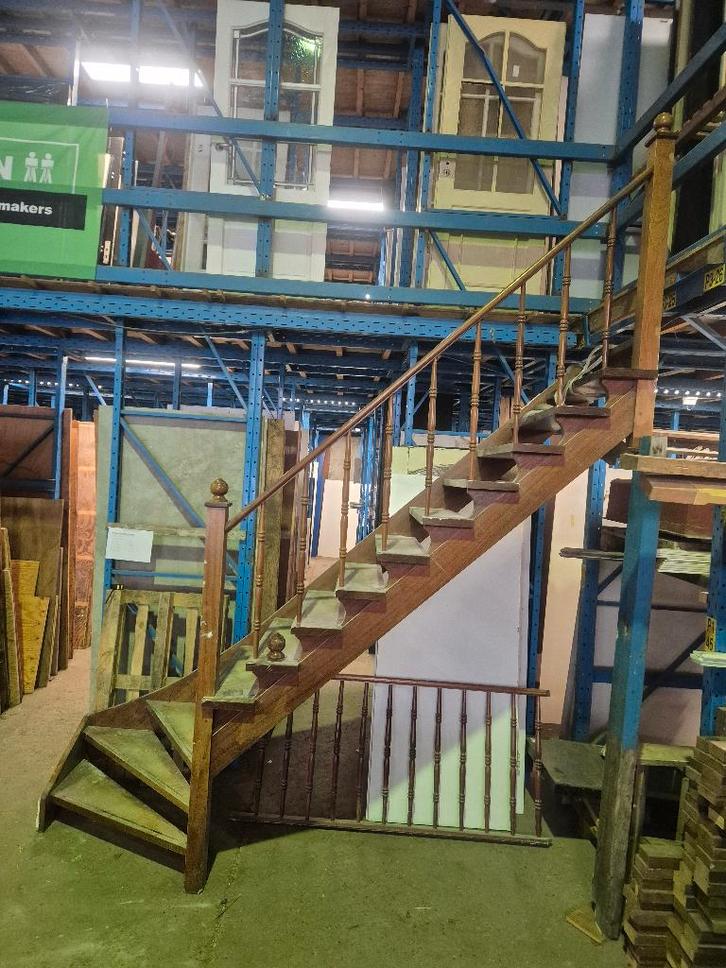 Verdiepingstrap - Hout - 286 cm hoog, Doe-het-zelf en Verbouw, Ladders en Trappen, Gebruikt, Trap, 2 tot 4 meter, Ophalen