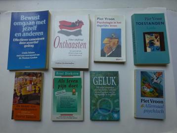 Acht boeken over psychologie, het leven, onthaasten, etc.  beschikbaar voor biedingen