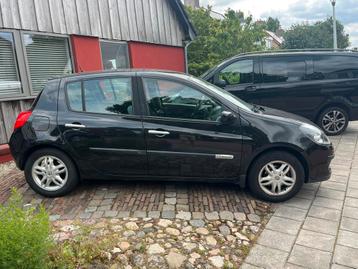 Keurige Renault Clio 5-DRS Zwart beschikbaar voor biedingen