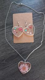 Hartje Ketting en oorbellen.Het is een leuk voor moederdag., Sieraden, Tassen en Uiterlijk, Kettingen, Ophalen of Verzenden, Zo goed als nieuw