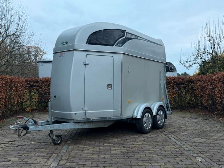 Nette 2 paards atec olympialine xl, kunstof bodem zadelkamer, Dieren en Toebehoren, Paarden en Pony's | Trailers en Aanhangwagens
