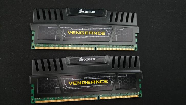 Corsair Vengeance DDR3 16GB (2x8GB) 1600MHz, Computers en Software, RAM geheugen, Gebruikt, Desktop, 16 GB, DDR3, Ophalen of Verzenden