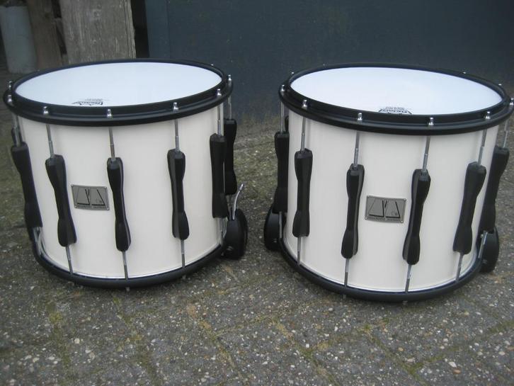 Marching Majestic Endeaver Snare 14" Hybride Snaren, Muziek en Instrumenten, Instrumenten | Onderdelen, Gebruikt, Drums of Percussie