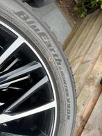 Originele 18 inch Toyota Yaris Cross velgen met winterbanden, Auto-onderdelen, Banden en Velgen, Ophalen, 18 inch, Banden en Velgen