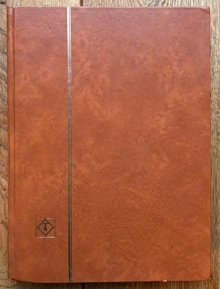 Bruin A4 formaat Leuchtturm insteekalbum 64 bladzijden, Postzegels en Munten, Postzegels | Toebehoren, Verzamelalbum, Verzenden