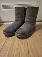 UGG classic short Grey, UGG, Verzenden, Lage of Enkellaarzen, Zo goed als nieuw
