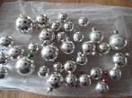 +/- 30 glazen kerstboomballen zilver rond 8 en rond 4 cm., Ophalen of Verzenden, Gebruikt