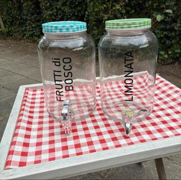 Waterkannen / Dispensers beschikbaar voor biedingen