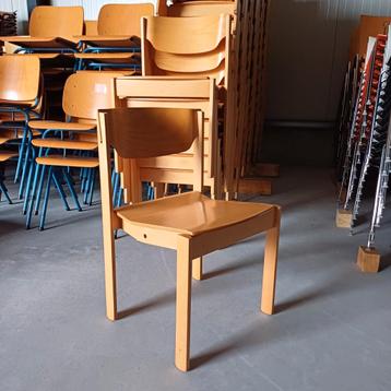 50 x vintage design stoelen partij houten kerk stoelen  beschikbaar voor biedingen