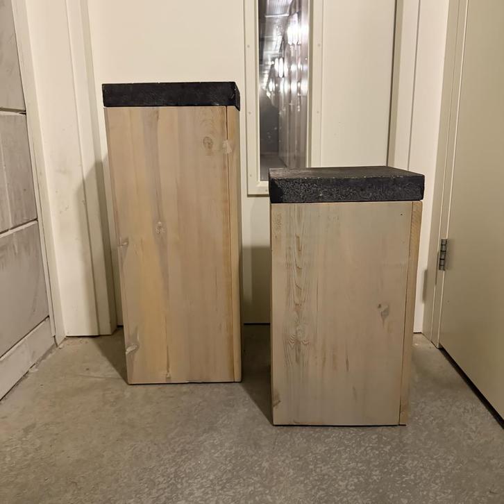 Set van 2 bijzettafels met natuursteen blad, Huis en Inrichting, Woonaccessoires | Zuilen en Pilaren, Gebruikt, Ophalen