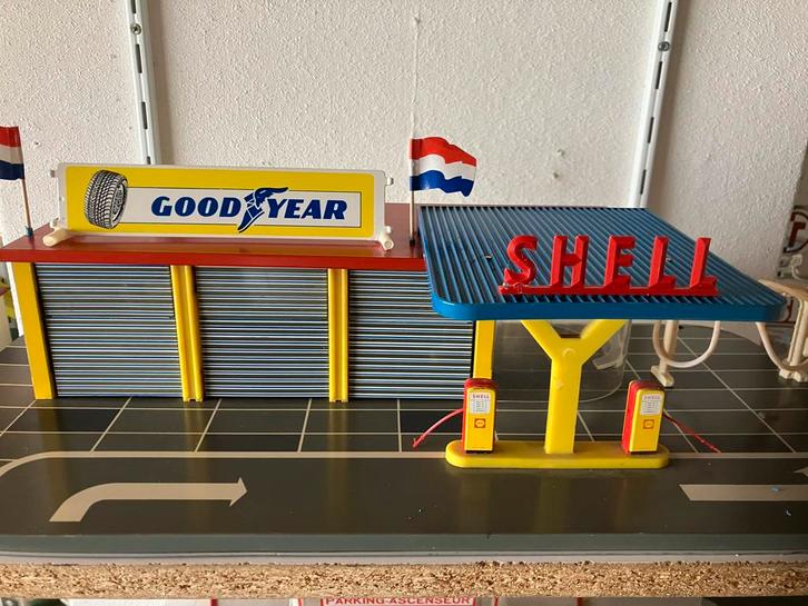 SHELL Tankstation met Werkplaats & Wasserette - Antiek Sp, Antiek en Kunst, Antiek | Speelgoed, Ophalen of Verzenden