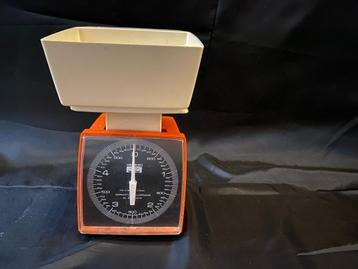 Retro Leuke Hanson keukenweegschaal met opzetbakje tot 5 kg beschikbaar voor biedingen
