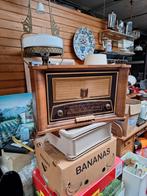 Oude radio met tafeltje, Ophalen of Verzenden