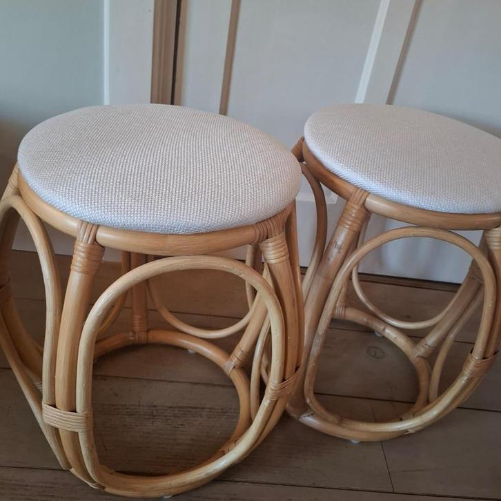 Rotan krukjes - set van 2 vintage boho, Huis en Inrichting, Krukjes, Zo goed als nieuw, Hout, Ophalen
