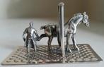 Zilveren miniatuur hoefsmid met paard, Ophalen of Verzenden, Zilver