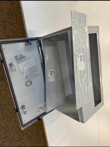 Eldon elektra kast met wartelplaten beschikbaar voor biedingen