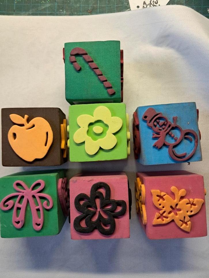 Schattige Foam Stempels op Kubussen - Set van 7, Hobby en Vrije tijd, Stempelen, Gebruikt, Houten stempel, Ophalen of Verzenden