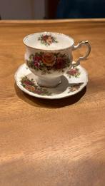 Elizabethan Kop en schotel. Fine bone China. Made in England, Antiek en Kunst, Antiek | Servies los, Ophalen of Verzenden