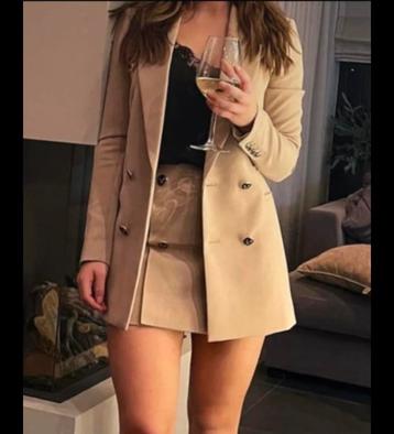2 delige Beige set. JoshV, Josh V blazer (XS) en rokje (S) beschikbaar voor biedingen
