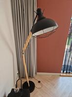 Stoere industriële vloerlamp. Mat zwart en eiken, Huis en Inrichting, Ophalen, 100 tot 150 cm, Zo goed als nieuw, Metaal
