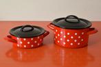 Set van 2 retro vintage emaille pannen / kookpannen, Ophalen of Verzenden, Zo goed als nieuw, Overige materialen, Pannenset