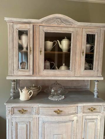 Vintage Antieke kast met lades en deuren white wash beschikbaar voor biedingen