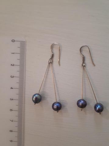 Zilveren oorbellen met zoetwaterparels beschikbaar voor biedingen