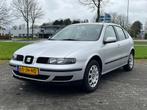 Seat Leon 1.6-16V AIRCO/TREKHAAK/ELEK PAKKET/, Auto's, Seat, 47 €/maand, Origineel Nederlands, Te koop, Zilver of Grijs