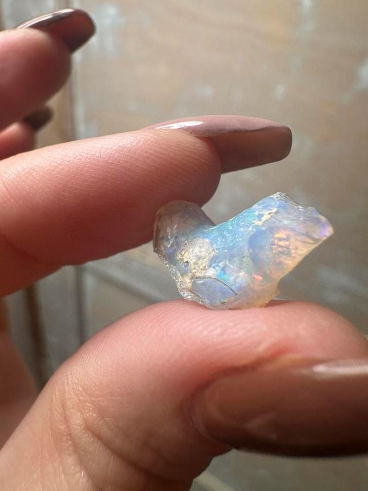 Prachtige welo opaal | €10,-, Verzamelen, Mineralen en Fossielen, Ophalen of Verzenden