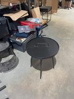 Zwarte bijzettafel met handgreep - 45cm, Tuin en Terras, Ophalen, Gebruikt, Bijzettafel