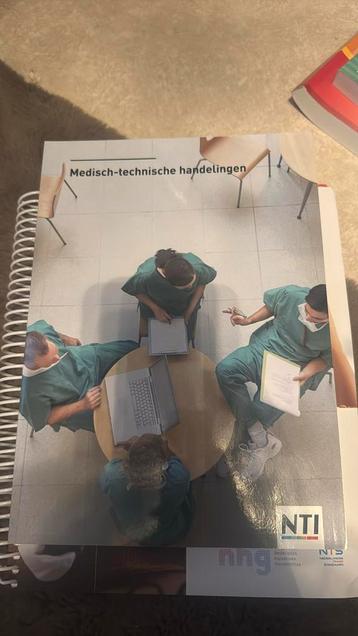 Medisch technnische handelingen boek beschikbaar voor biedingen