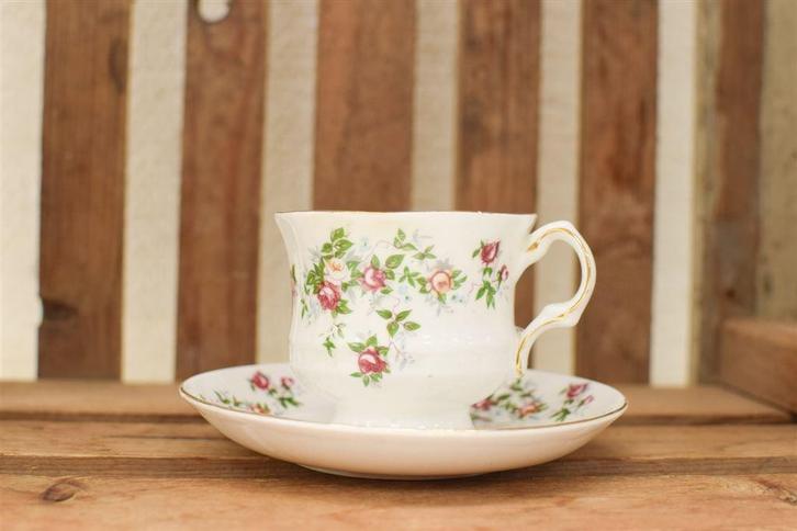 Balmoral Castle porseleinen kop en schotel 48379, Huis en Inrichting, Keuken | Servies, Gebruikt, Ophalen of Verzenden