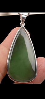 925 zilveren druppelhanger met Nefrietjade, Overige voorstellingen, Verzenden, Nieuw, Met edelsteen