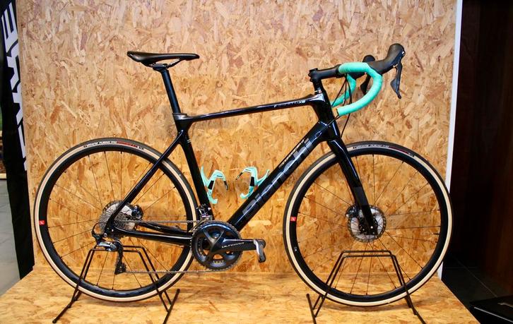 Bianchi Infinito XE Ultegra Disc, Fietsen en Brommers, Fietsen | Racefietsen, Zo goed als nieuw, Overige merken, Meer dan 20 versnellingen