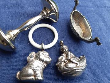 3 stuks rammelaars en viking zoutvaatje  beschikbaar voor biedingen