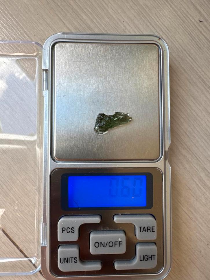 Moldaviet Chlum - Zeldzaam Tektiet, Verzamelen, Mineralen en Fossielen, Mineraal, Ophalen of Verzenden