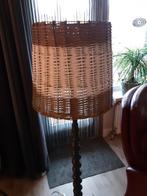 Sfeervolle Vloerlamp met Riet en Hout, Huis en Inrichting, Lampen | Vloerlampen, Ophalen